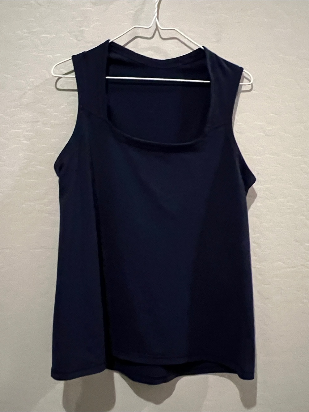 Lululemon Women's Navy Sleeveless Square Neck Top size Medium